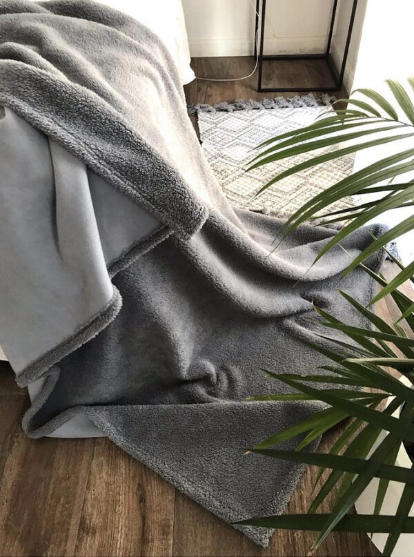 Pre venta manta grey, color gris de 1,60x1,20cm