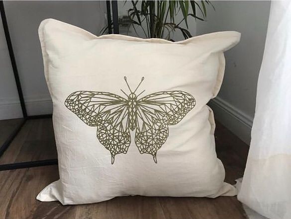 Pre venta almohadón mariposa