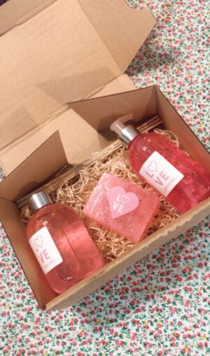 Gift box love 2, contiene difusor, jabón liquido y jabón vegano cristal